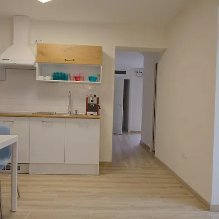Villa Nadin Apartman Haz *