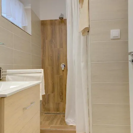Nadin Apartman Haz Balatonlelle