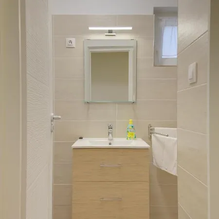 Nadin Apartman Haz * Balatonlelle