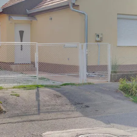 Nadin Apartman Haz Balatonlelle