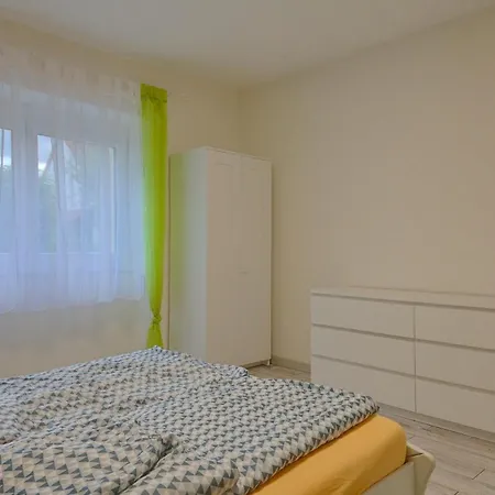 Nadin Apartman Haz Balatonlelle